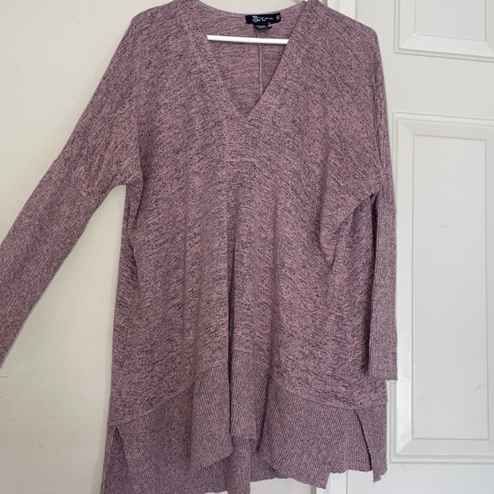 M pink v neck sweater